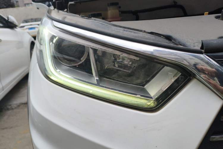 Used BYD Yuan New Energy 2018 EV360 Smart Connect Cool Edition Right Front Headlight