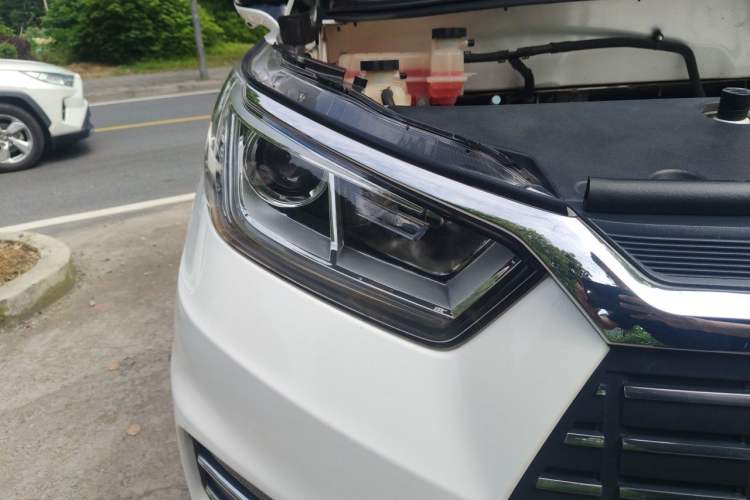 Used BYD Yuan New Energy 2018 EV360 Smart Connect Cool Edition Right Front Headlight