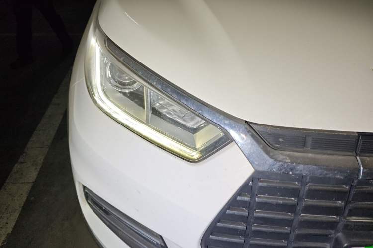 Used BYD Yuan New Energy 2018 EV360 Smart Connect Cool Edition Right Front Headlight