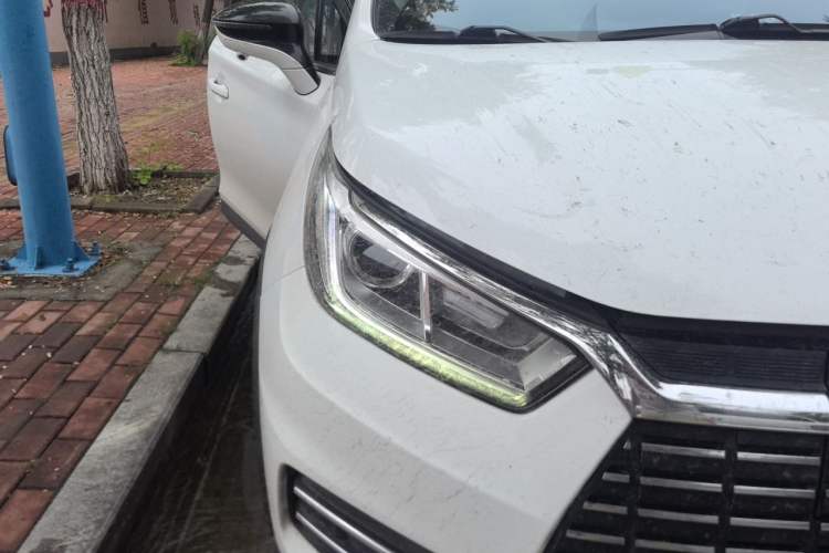 Used BYD Yuan New Energy 2018 EV360 Smart Connect Cool Edition Right Front Headlight