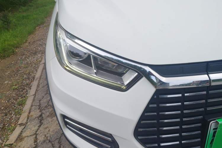 Used BYD Yuan New Energy 2018 EV360 Smart Connected Cool Model Right Front Headlight