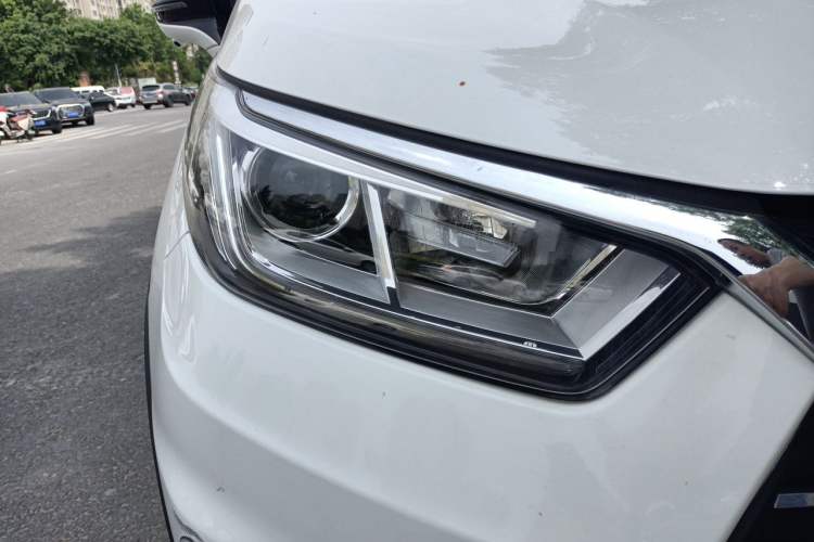 Used BYD Yuan New Energy 2018 EV360 Smart Connect Cool Edition Right Front Headlight