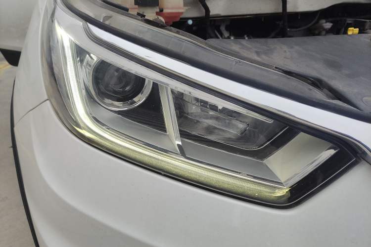 Used BYD Yuan New Energy 2018 EV360 Smart Connect Cool Edition Right Front Headlight