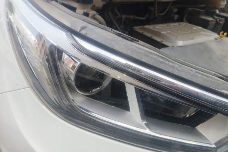 Used BYD Yuan New Energy 2018 EV360 Smart Connect Cool Edition Right Front Headlight