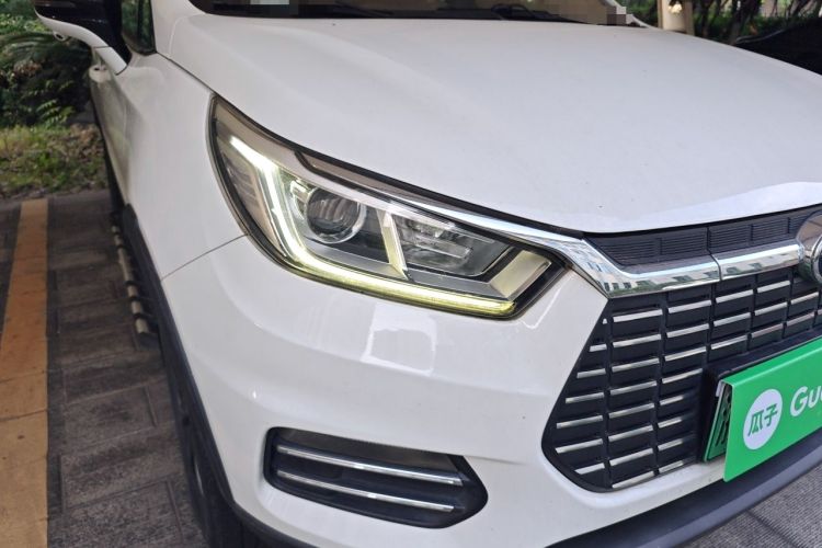 Used BYD Yuan New Energy 2018 EV360 Smart Connect Cool Edition Right Front Headlight