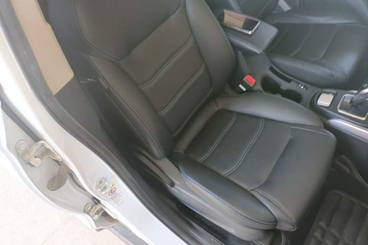 Used BYD Yuan New Energy 2018 EV360 Smart Connected Cool Model Right Front Seat