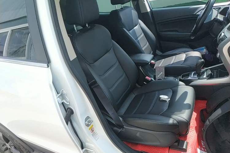 Used BYD Yuan New Energy 2018 EV360 Smart Connect Cool Edition Right Front Seat