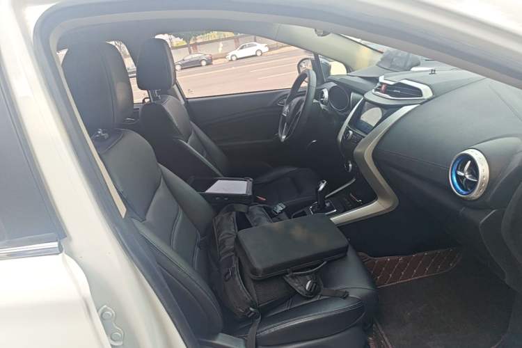Used BYD Yuan New Energy 2018 EV360 Smart Connect Cool Edition Right Front Seat