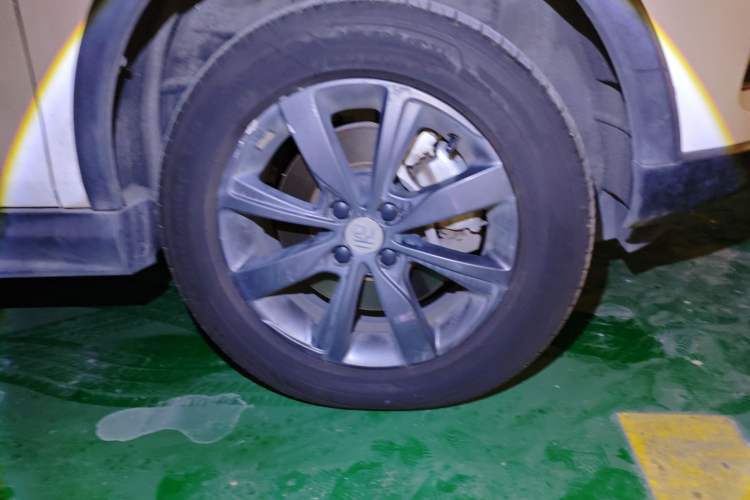 Used BYD Yuan New Energy 2018 EV360 Smart Connect Cool Edition Right Front Wheel Hub