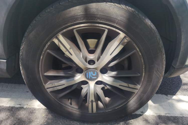Used BYD Yuan New Energy 2018 EV360 Smart Connected Cool Model Right Front Wheel Hub