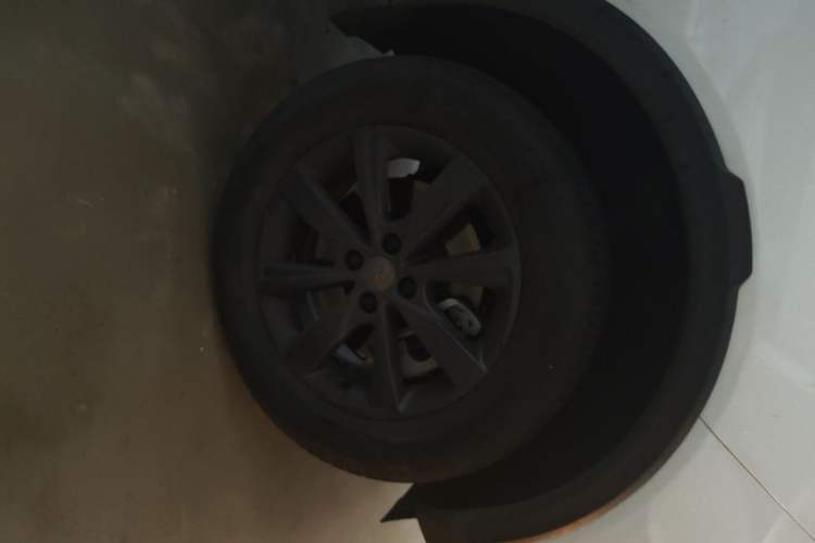 Used BYD Yuan New Energy 2018 EV360 Smart Connect Cool Edition Right Front Wheel Hub