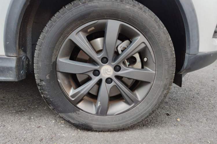 Used BYD Yuan New Energy 2018 EV360 Smart Connect Cool Edition Right Front Wheel Hub