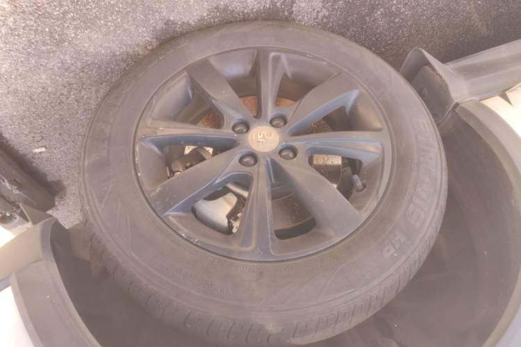 Used BYD Yuan New Energy 2018 EV360 Smart Connect Cool Edition Right Front Wheel Hub