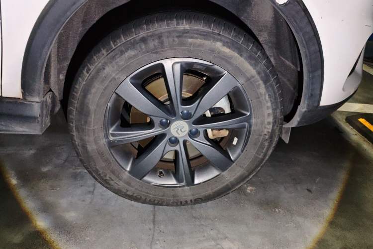Used BYD Yuan New Energy 2018 EV360 Smart Connect Cool Edition Right Front Wheel Hub