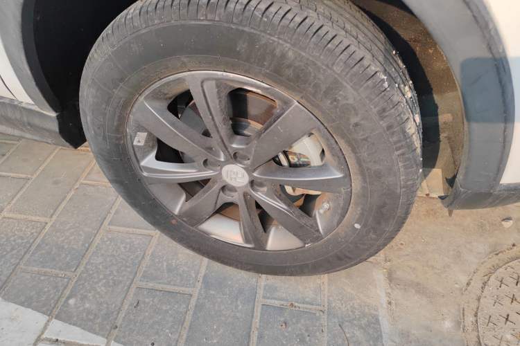 Used BYD Yuan New Energy 2018 EV360 Smart Connect Cool Edition Right Front Wheel Hub