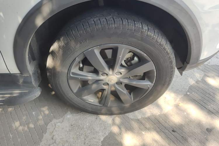 Used BYD Yuan New Energy 2018 EV360 Smart Connect Cool Edition Right Front Wheel Hub