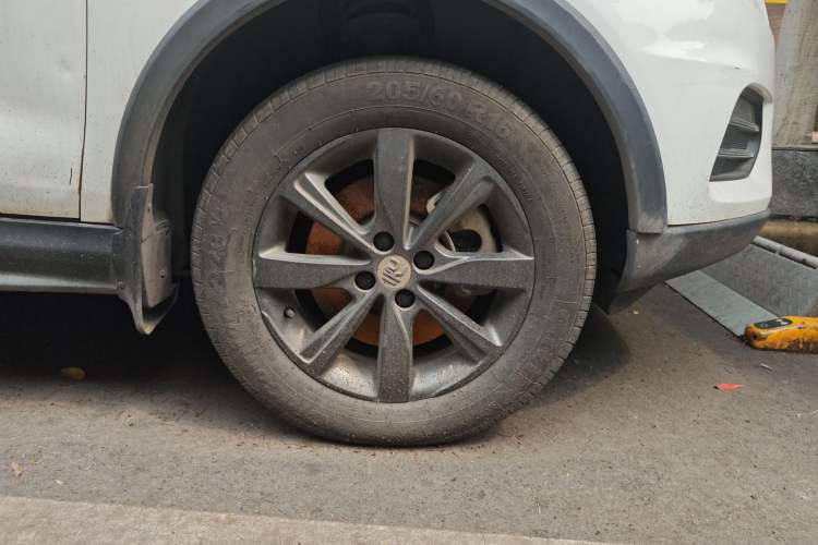 Used BYD Yuan New Energy 2018 EV360 Smart Connect Cool Edition Right Front Wheel Hub