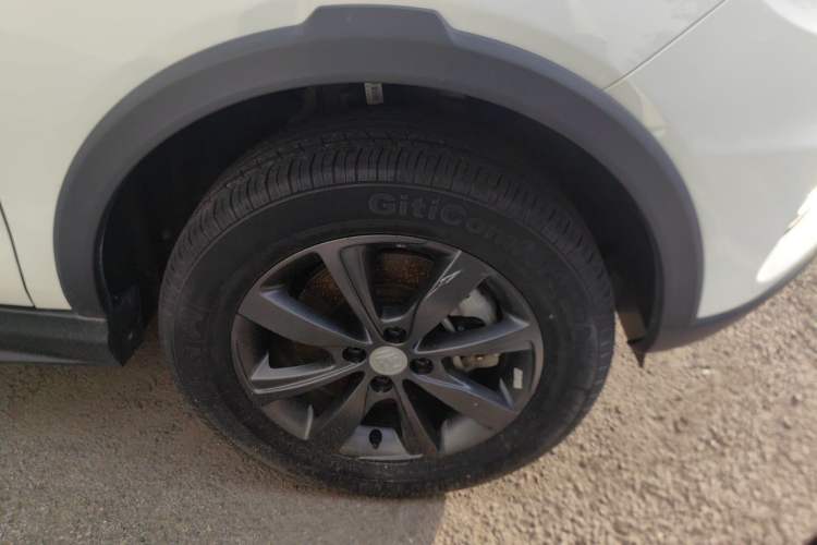 Used BYD Yuan New Energy 2018 EV360 Smart Connect Cool Edition Right Front Wheel Hub