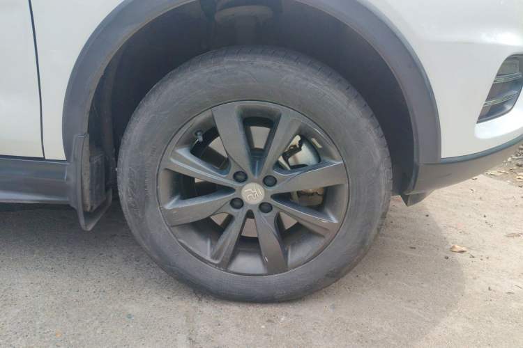 Used BYD Yuan New Energy 2018 EV360 Smart Connect Cool Edition Right Front Wheel Hub