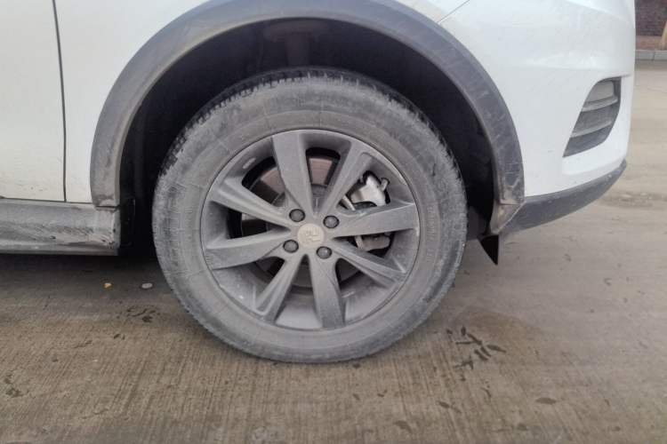 Used BYD Yuan New Energy 2018 EV360 Smart Connect Cool Edition Right Front Wheel Hub