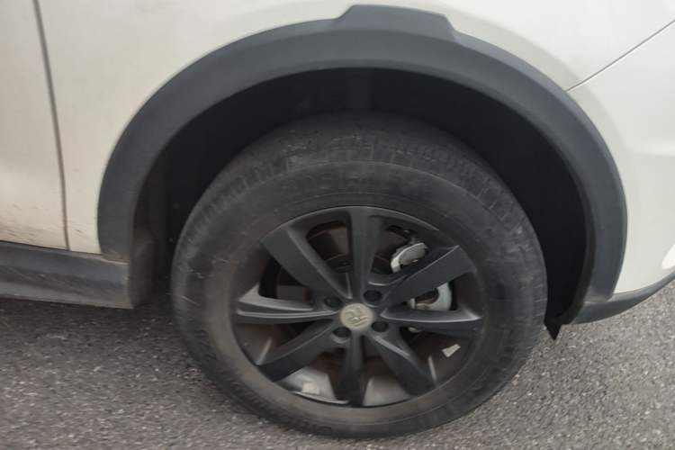 Used BYD Yuan New Energy 2018 EV360 Smart Connect Cool Edition Right Front Wheel Hub