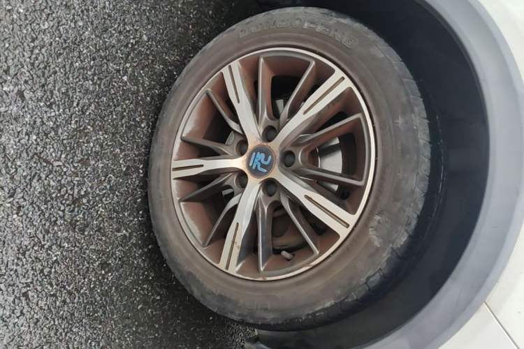Used BYD Yuan New Energy 2018 EV360 Smart Connected Cool Model Right Front Wheel Hub