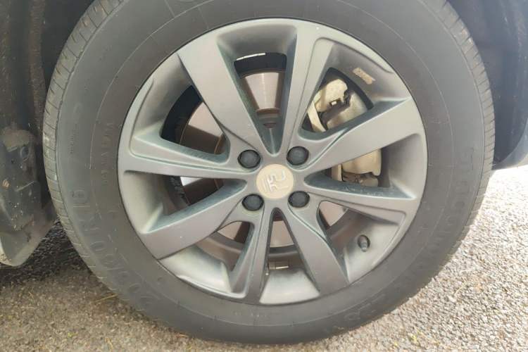 Used BYD Yuan New Energy 2018 EV360 Smart Connect Cool Edition Right Front Wheel Hub