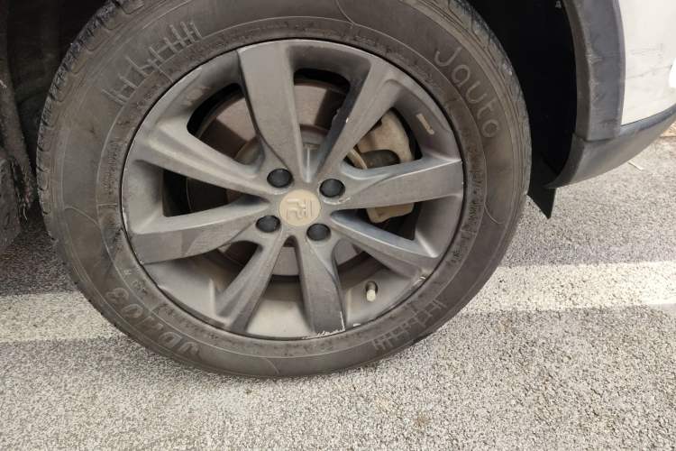 Used BYD Yuan New Energy 2018 EV360 Smart Connect Cool Edition Right Front Wheel Hub