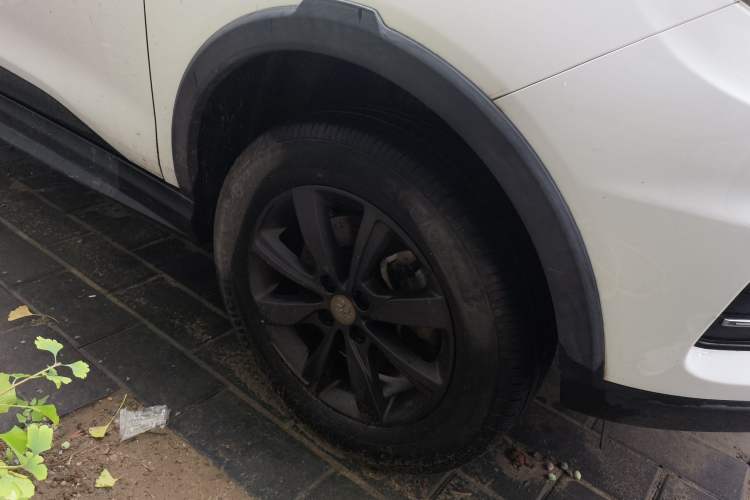 Used BYD Yuan New Energy 2018 EV360 Smart Connect Cool Edition Right Front Wheel Hub