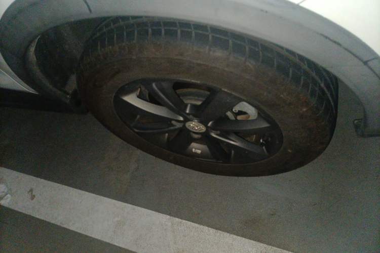 Used BYD Yuan New Energy 2018 EV360 Smart Connect Cool Edition Right Front Wheel Hub