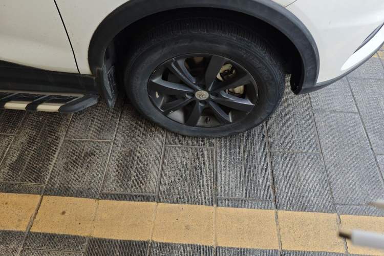 Used BYD Yuan New Energy 2018 EV360 Smart Connect Cool Edition Right Front Wheel Hub