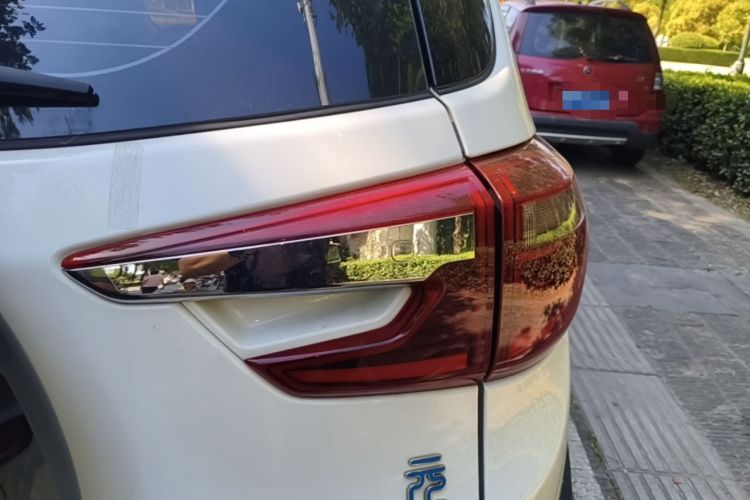 Used BYD Yuan New Energy 2018 EV360 Smart Connect Cool Edition Right Rear Taillight