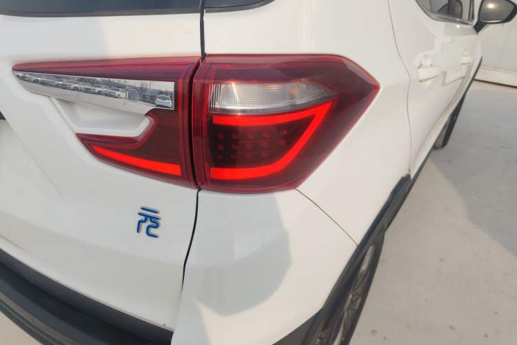 Used BYD Yuan New Energy 2018 EV360 Smart Connect Cool Edition Right Rear Taillight