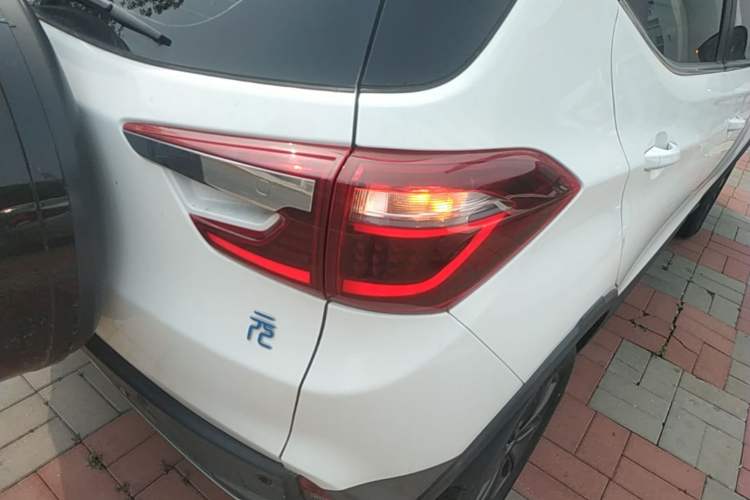 Used BYD Yuan New Energy 2018 EV360 Smart Connect Cool Edition Right Rear Taillight