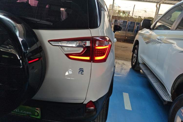 Used BYD Yuan New Energy 2018 EV360 Smart Connect Cool Edition Right Rear Taillight