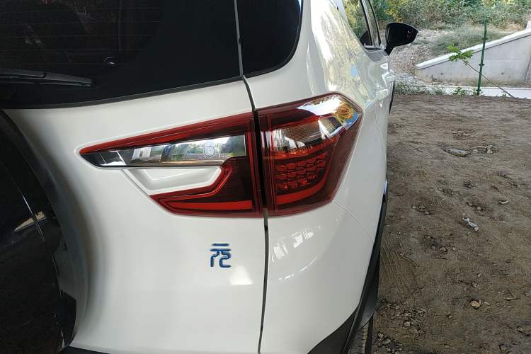 Used BYD Yuan New Energy 2018 EV360 Smart Connect Cool Edition Right Rear Taillight