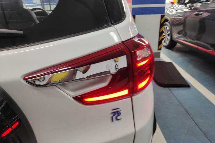 Used BYD Yuan New Energy 2018 EV360 Smart Connect Cool Edition Right Rear Taillight