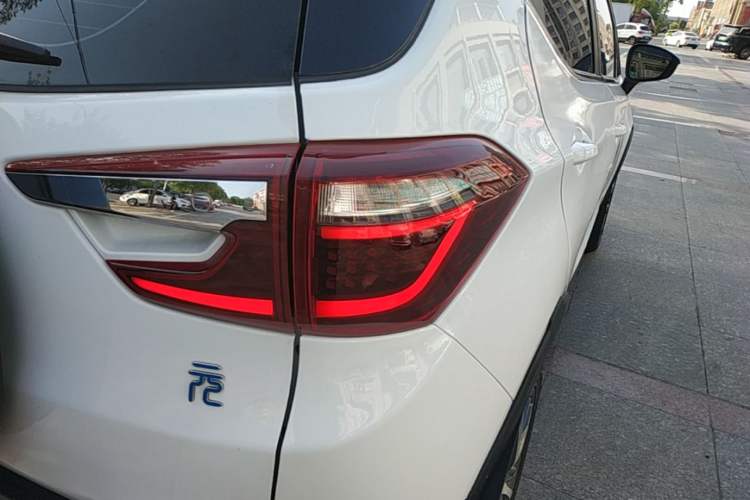 Used BYD Yuan New Energy 2018 EV360 Smart Connected Cool Model Right Rear Taillight
