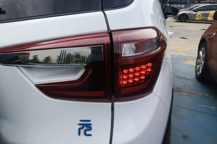 Used BYD Yuan New Energy 2018 EV360 Smart Connect Cool Edition Right Rear Taillight