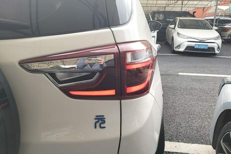 Used BYD Yuan New Energy 2018 EV360 Smart Connect Cool Edition Right Rear Taillight