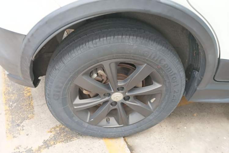 Used BYD Yuan New Energy 2018 EV360 Smart Connect Cool Edition Right Rear Wheel Hub