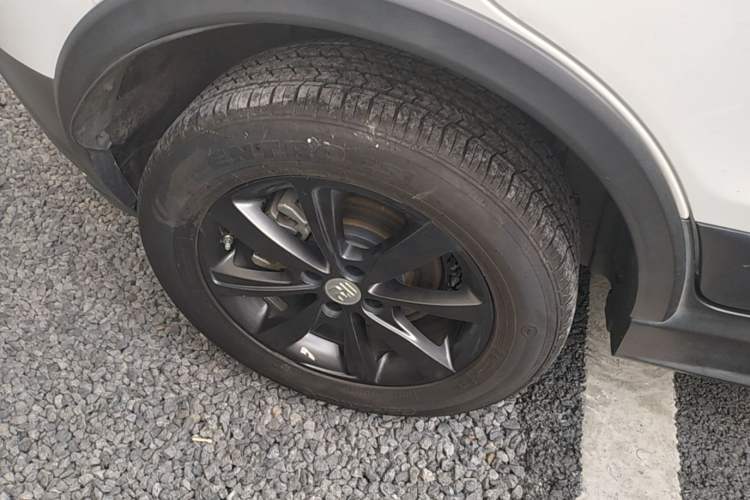 Used BYD Yuan New Energy 2018 EV360 Smart Connect Cool Edition Right Rear Wheel Hub