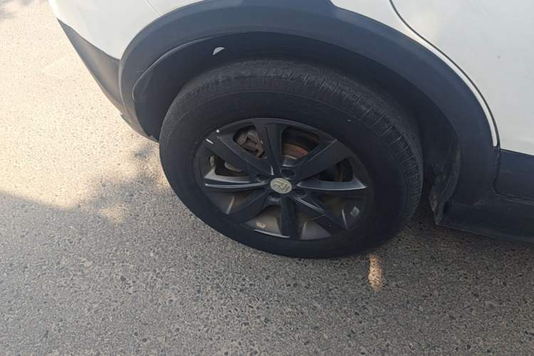 Used BYD Yuan New Energy 2018 EV360 Smart Connect Cool Edition Right Rear Wheel Hub