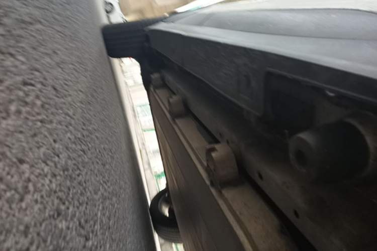 Used BYD Yuan New Energy 2018 EV360 Smart Connected Cool Model Right Side Sill