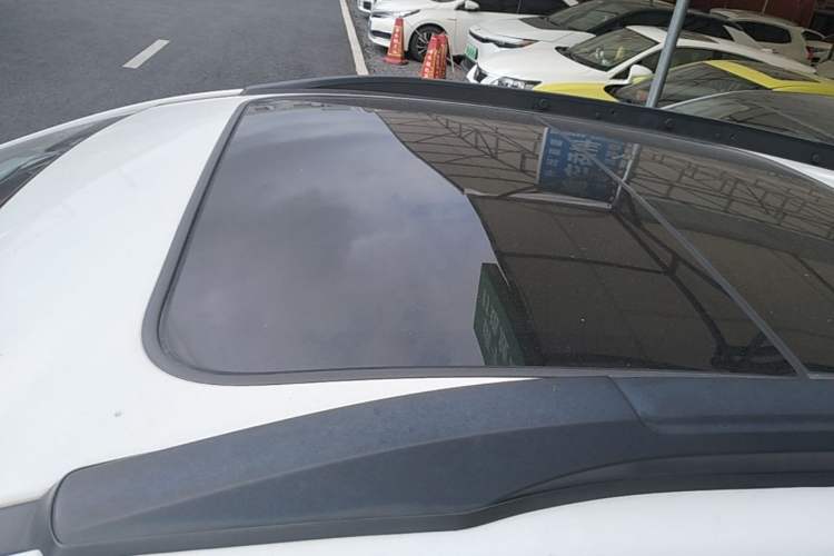 Used BYD Yuan New Energy 2018 EV360 Smart Connect Cool Edition Roof