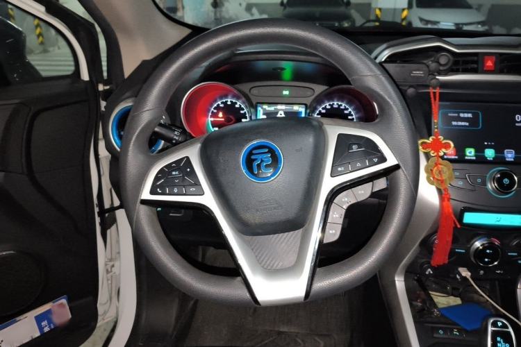 Used BYD Yuan New Energy 2018 EV360 Smart Connected Cool Model Steering Wheel