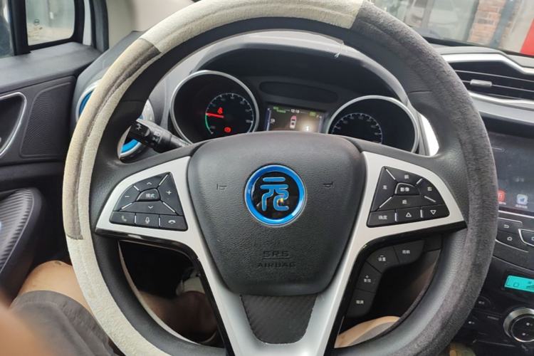 Used BYD Yuan New Energy 2018 EV360 Smart Connected Cool Model Steering Wheel