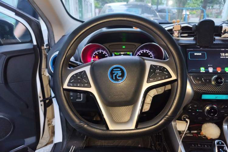 Used BYD Yuan New Energy 2018 EV360 Smart Connected Cool Model Steering Wheel