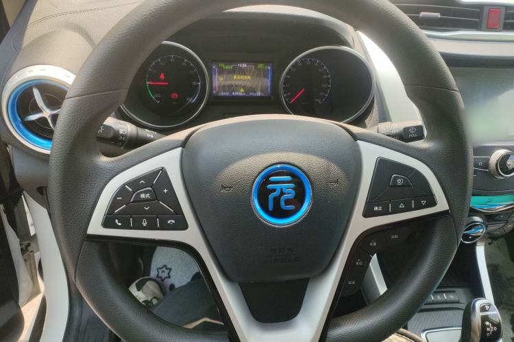 Used BYD Yuan New Energy 2018 EV360 Smart Connected Cool Model Steering Wheel