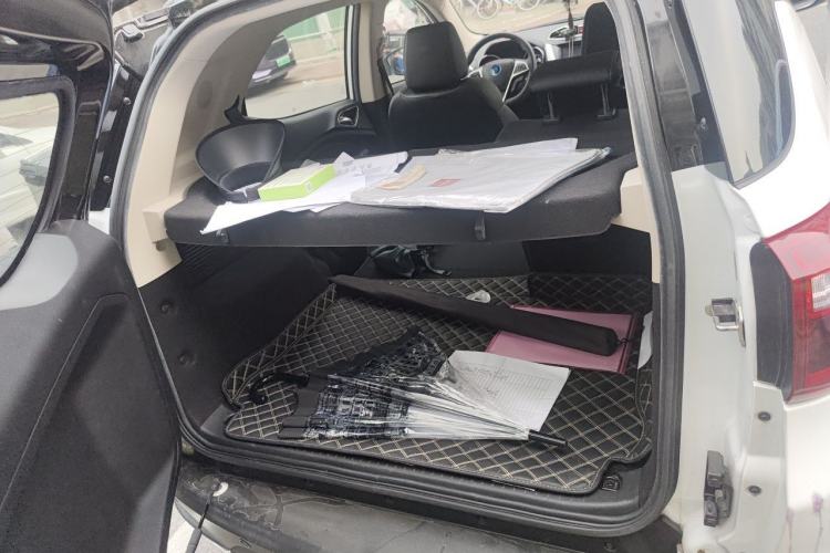 Used BYD Yuan New Energy 2018 EV360 Smart Connected Cool Model Trunk